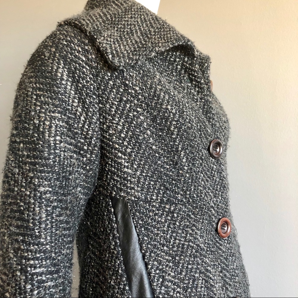 ๐จ๐ฆ Canadian Designer Coat - Picture 4 of 7